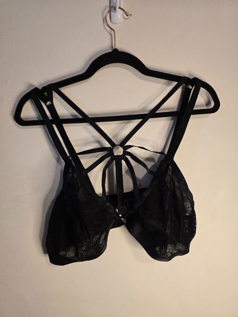Torrid 2x - Sexy Lacy Bondage Halter Bralette Rich Black